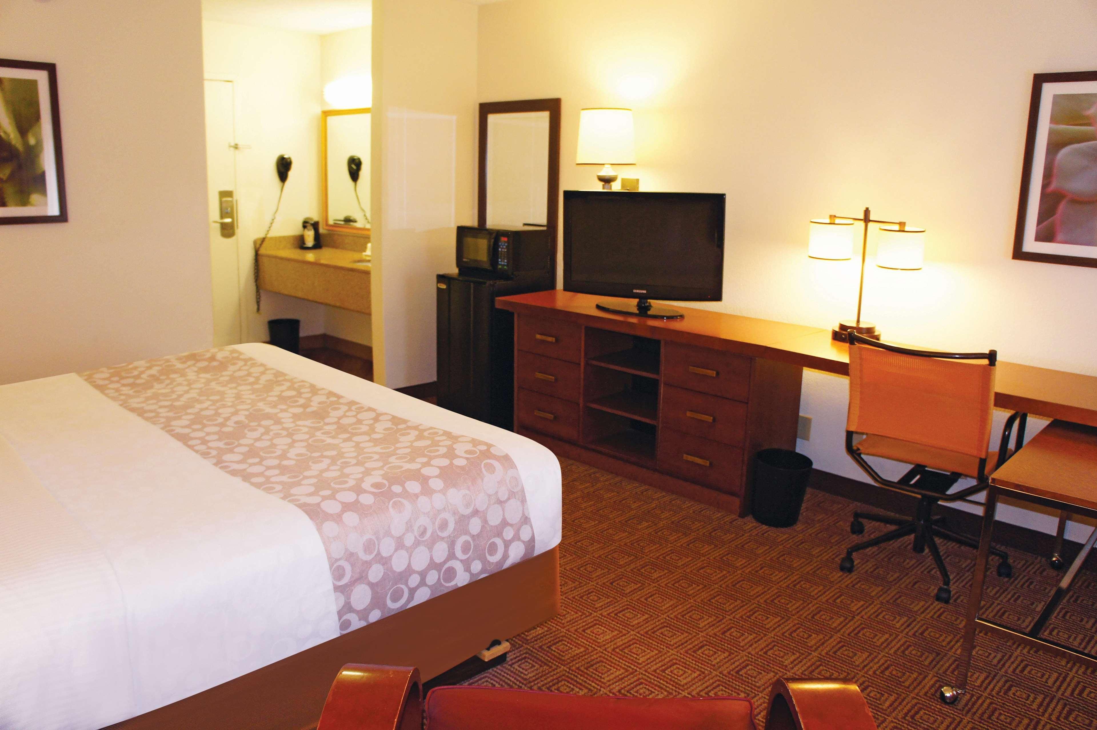 La Quinta Inn By Wyndham Minneapolis Airport Bloomington Exterior photo